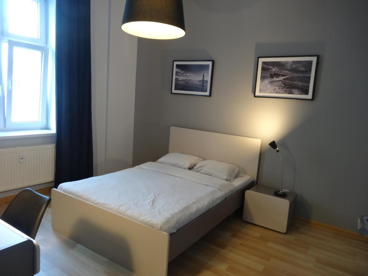 One More Night Apartment, Poznan Old Town Eksteriør billede